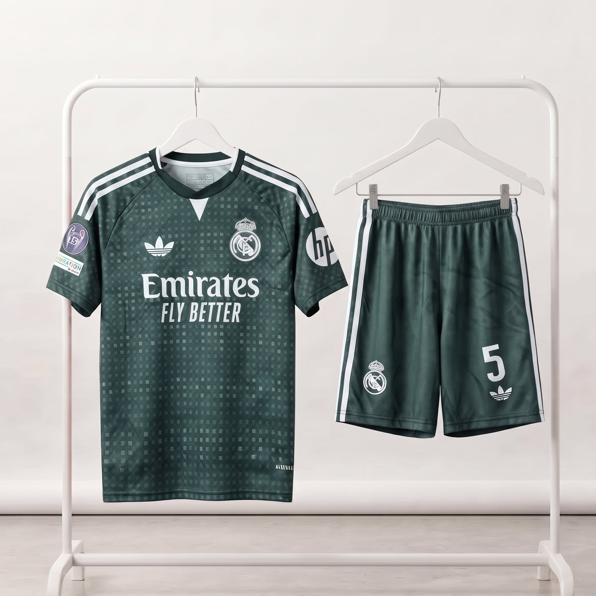 طقم ريال مدريد للأطفال (قميص وشورت)